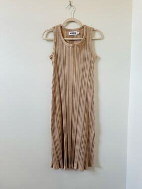 Rita Row dress Tan Size Medium